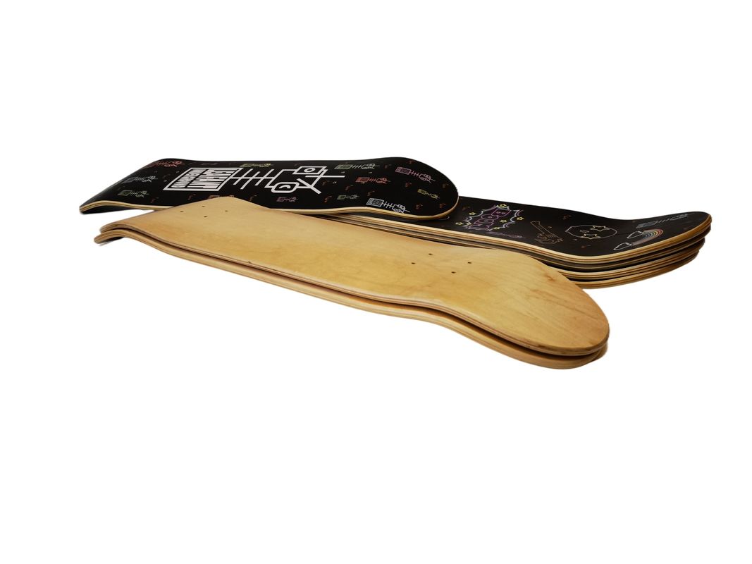2024 Hot Sales Style 7 Ply Maple Custom Concave Double Kick Skateboard profissional de tabuleiro longo